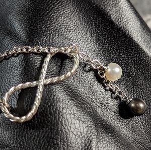 Vantel Pearl necklace, 18" chain